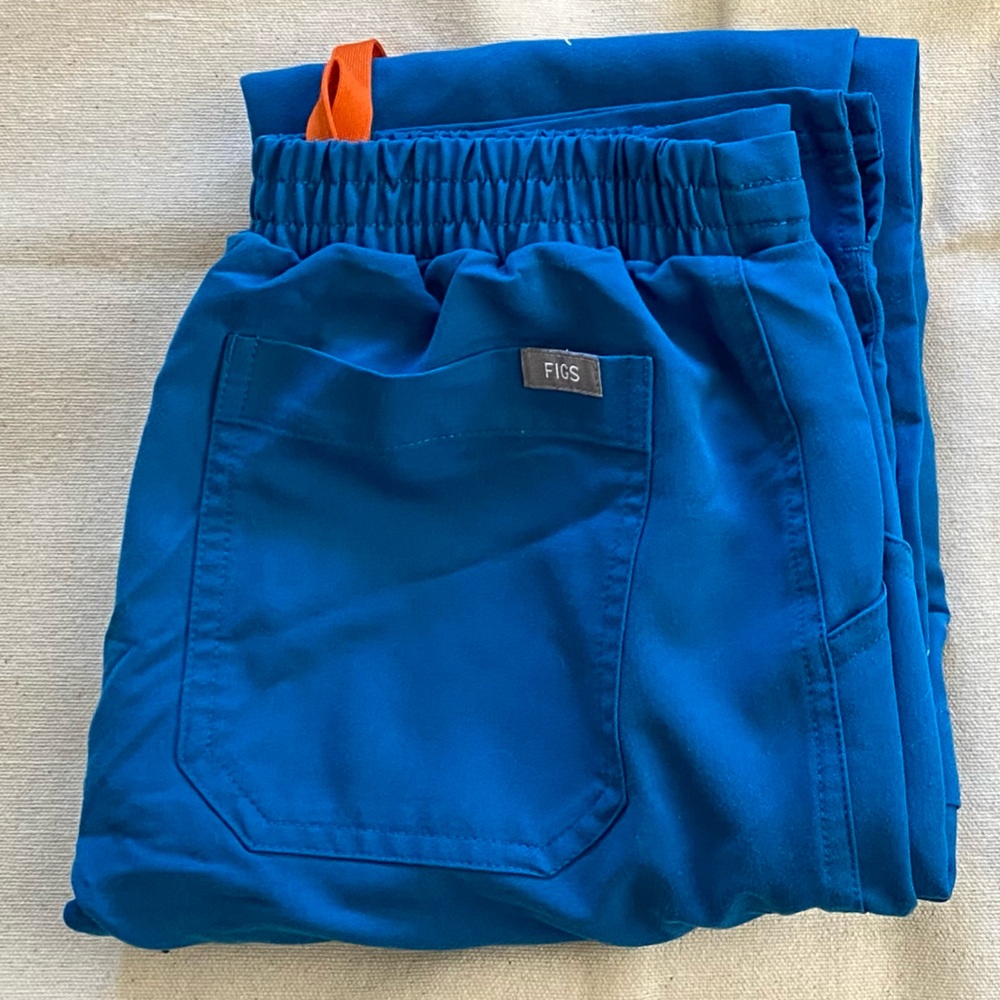 3 Piece Figs Electric Blue Scrubs - Picture 2 of 3